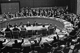 Phiên họp của Hội đồng Bảo an Liên hợp quốc về vấn đề Iraq (12/11/1997). (Ảnh: Tư liệu TTXVN)