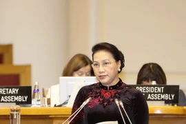 Chủ tịch Quốc hội Nguyễn Thị Kim Ngân phát biểu tại Phiên họp toàn thể của Đại hội đồng Liên minh Nghị viện thế giới lần thứ 137 (IPU - 137). (Ảnh: Trọng Đức/TTXVN)