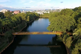 Hồ Đức An ở trung tâm thành phố Pleiku, tỉnh Gia Lai. (Ảnh: Nguyễn Hoài Nam/TTXVN)