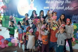 Tết Trung Thu của cộng đồng người Việt tại Mozambique. (Ảnh: Mạnh Hùng/Vietnam+)