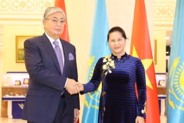 Chủ tịch Quốc hội Nguyễn Thị Kim Ngân hội kiến với Chủ tịch Thượng viện CH Kazakhstan Kassym Zhomart Tokayev. (Ảnh: Trọng Đức/TTXVN)
