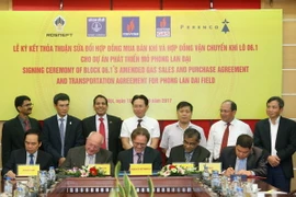 Quang cảnh lễ ký. (Ảnh: Minh Hiền/Vietnam+)