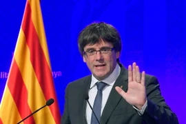 Thủ hiến Catalonia Carles Puigdemont phát biểu trong cuộc họp báo tại Barcelona, Tây Ban Nha ngày 2/10. (Nguồn: AFP/TTXVN)