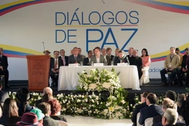 Chính phủ của Tổng thống Juan Manuel Santos và nhóm Quân đội Giải phóng quốc gia (ELN) đã ra mắt thành viên bàn đàm phán. (Nguồn: EPA/TTXVN)