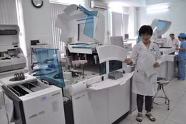 Lần đầu tiên đưa hệ thống xét nghiệm tự động trong chẩn đoán ung thư
