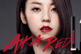 Vì sao chị em nên tự thưởng cho mình một thỏi son kem dịp năm mới? 