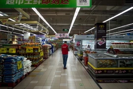 Cảnh vắng vẻ tại một cửa hàng Lotte Mart ở Thượng Hải (Trung Quốc). (Nguồn: AFP/TTXVN) 