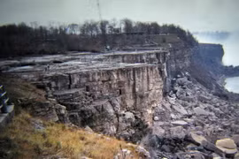 Thác Niagara cạn nước. (Nguồn: mashable.com)