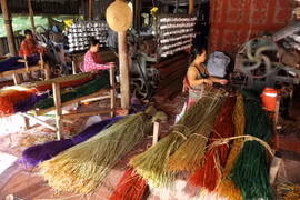 Ghé thăm làng dệt chiếu có tuổi đời hàng trăm năm ở Đồng Tháp