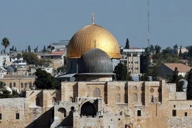 Quang cảnh nhà thờ Hồi giáo al-Aqsa (phải) tại Thành cổ Jerusalem. (Nguồn: AFP/TTXVN) 