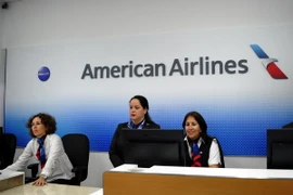 Các nhân viên của văn phòng American Airlines ở thủ đô La Habana, Cuba trong lễ khai trương ngày 1/2/2017. (Nguồn: AFP/TTXVN) 
