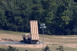 Hệ thống phòng thủ tên lửa tầm cao giai đoạn cuối (THAAD) được triển khai tại Seongju, tỉnh Bắc Gyeongsang, Hàn Quốc ngày 19/5. (Nguồn: EPA/TTXVN)