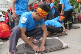 Inh tai nghe tiếng pháo đất độc đáo của Hải Phòng