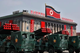 Xe quân sự của Quân đội Nhân dân Triều Tiên tham gia lễ diễu binh nhân 105 ngày sinh nhật cố Chủ tịch Kim Nhật Thành ở Bình Nhưỡng, ngày 15/4. (Nguồn: EPA/TTXVN)