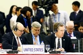 Các đại biểu đại diện các nền kinh tế APEC tham dự hội nghị. (Ảnh: An Đăng/TTXVN) 