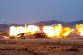 Đơn vị pháo binh số 681 của Quân đội Nhân dân Triều Tiên huấn luyện tại một địa điểm bí mật ở lãnh thổ nước này ngày 12/2/2009. (Nguồn: EPA/TTXVN) 