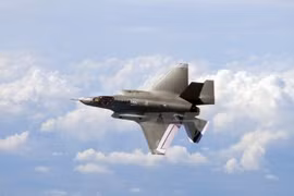 Một máy bay F-35 trong phi đội không kích hỗn hợp Mỹ. (Nguồn: AFP/TTXVN)