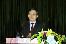 Phó Chủ tịch, Tổng thư ký Uỷ ban Trung ương Mặt trận Tổ quốc Việt Nam Vũ Trọng Kim phát biểu khai mạc hội nghị. (Ảnh: Nguyễn Dân/TTXVN) 