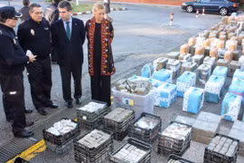 Các kiện hashish mà cảnh sát Tây Ban Nha thu giữ được ngày 26/12/2012. (Nguồn: presstv.com) 