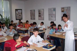 Thiếu nhi kiều bào học tiếng Việt. (Nguồn: Ủy ban Nhà nước về người Việt Nam ở nước ngoài)