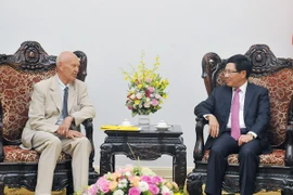 Phó Thủ tướng, Bộ trưởng Ngoại giao Phạm Bình Minh tiếp Đặc phái viên Thủ tướng Thụy Điển, ông Pierre Schori. (Ảnh: Nguyễn Khang/TTXVN) 