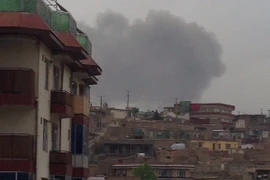 Khói bốc lên sau vụ nổ bom. (Nguồn: Twitter)