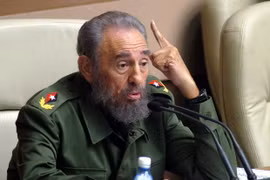 Lãnh tụ Cuba Fidel Castro tại phiên họp Quốc hội lần thứ 6 ở La Habana ngày 22/12/2005. (Nguồn: AFP/ TTXVN) 