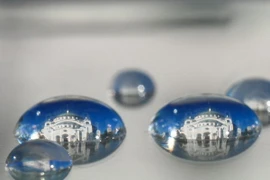 Những điểm đến nổi tiếng đẹp lung linh qua lăng kính giọt nước