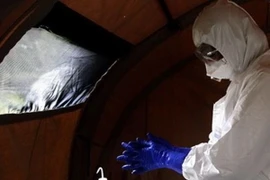 Một nhân viên y tế Cuba. (Nguồn: AP)