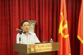 Đại sứ Phạm Cao Phong phát biểu tại buổi nói chuyện. (Ảnh: Hoàng Nhương/Vietnam+)