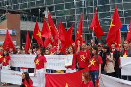 Quang cảnh cuộc biểu tình. (Ảnh: Vũ Toàn/Vietnam+)