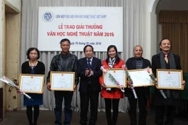 Liên hiệp các Hội Văn học nghệ thuật Việt Nam tổ chức Lễ trao giải thưởng Văn học nghệ thuật 2015. Ảnh chỉ có tính minh họa. (Nguồn: TTXVN)