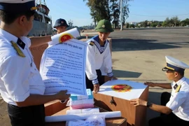 Hai tàu hải quân xuất phát làm công tác bầu cử tại Trường Sa 