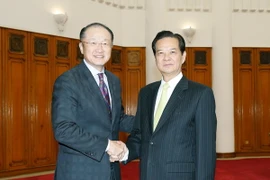 Thủ tướng Nguyễn Tấn Dũng tiếp ông Jim Yong Kim, Chủ tịch Ngân hàng Thế giới ( WB ) thăm và làm việc tại Việt Nam. (Ảnh: Đức Tám/TTXVN) 