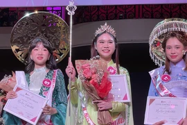 Nữ du học sinh Lê Vũ Thục Anh, Hoa khôi cuộc thi Miss Xuân 2023 - Duyên dáng Việt Nam tại châu Âu. (Ảnh: Nguyễn Thu Hà/TTXVN)