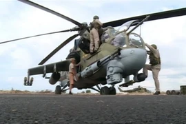 Trực thăngkhông quân Nga tham gia chiến dịch không kích chống IS tại căn cứ Heymim gần thị trấn Latakia, Syria. (Nguồn: Reuters/TTXVN)