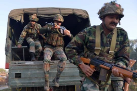 Binh sỹ Ấn Độ làm nhiệm vụ tại khu vực căn cứ Pathankot. (Nguồn: AFP/TTXVN)