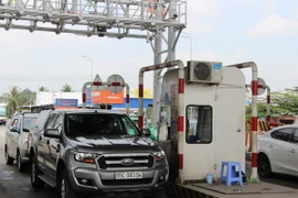 Trạm thu phí BOT Cần Thơ-Phụng Hiệp. (Ảnh: Thanh Sang/TTXVN)