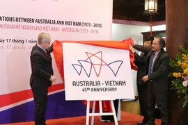 Lễ ra mắt logo chính thức kỷ niệm 45 năm quan hệ Việt Nam-Australia. (Ảnh: Thành Đạt/TTXVN)