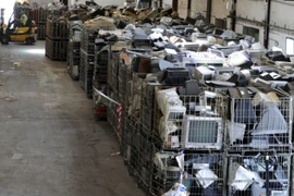 Rác thải điện tử tại Toulouse, miền Nam nước Pháp. (Nguồn: GettyImages/TTXVN)