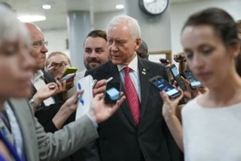 Thượng nghị sỹ Orrin Hatch (giữa). (Nguồn: EPA/TTXVN)