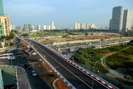 Nút giao thông-cầu vượt Hoàng Minh Giám-Nguyễn Chánh (quận Cầu Giấy, Hà Nội). (Ảnh: Huy Hùng/TTXVN)