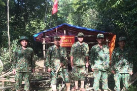 Một chốt chặn của bộ đội biên phòng Quảng Nam để tăng cường khả năng phòng chống dịch. (Ảnh: Đoàn Hữu Trung-TTXVN)