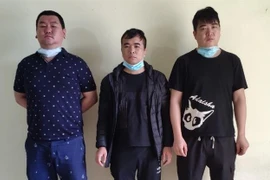 Ba công dân nước ngoài tìm đường xuất cảnh trái phép từ Việt Nam qua Trung Quốc. (Ảnh: TTXVN phát)