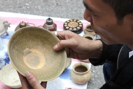 Phiên chợ đồ cũ - điểm du lịch thú vị khi tới Hà Nội 