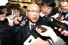 Ông Moon Hyung-pyo trả lời báo giới tại văn phòng công tố ở Seoul ngày 24/11/2016. (Nguồn: EPA/TTXVN)