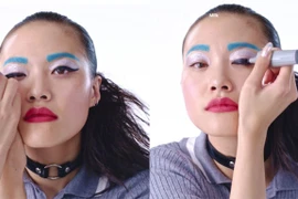 Kẻ mắt bằng bút dạ chắc sẽ nhanh và dễ hơn so với eyeliner bình thường, nhưng nói thật đi, bạn có dám không?