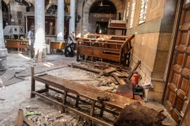 Cảnh đổ nát tại nhà thờ sau vụ nổ ngày 11/12/2016. (Nguồn: EPA/TTXVN)