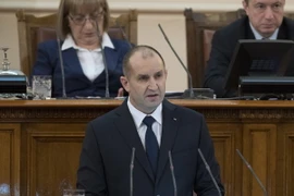 Tân Tổng thống Bulgaria Rumen Radev phát biểu tại lễ tuyên thệ trước Quốc hội Bulgaria ở Sofia ngày 19/1. (Nguồn: AFP/TTXVN)