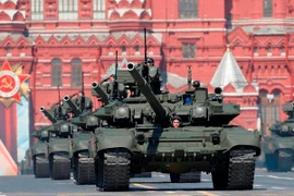 Xe tăng T-90 của Nga trong lễ duyệt binh kỷ niệm 71 năm Ngày Chiến thắng tại Quảng trường Đỏ ở thủ đô Moskva ngày 9/5. (Nguồn: EPA/TTXVN)
